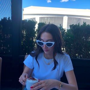 Meet your Posher, Charlotte